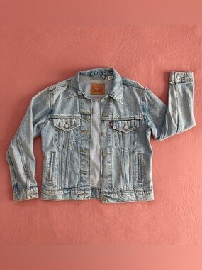 Levi's Trucker Light Wash Denim Jacket size Small